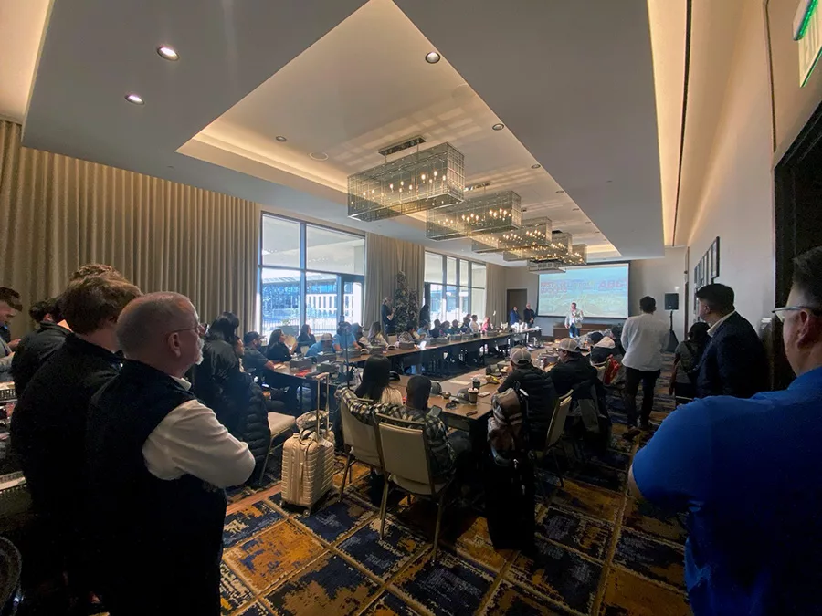 Latinos en roofing 3a