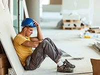 LS_Img01_1170.jpg stressed worker