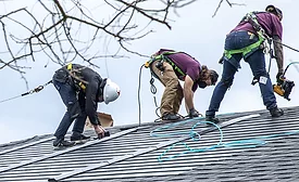 solar roof workers