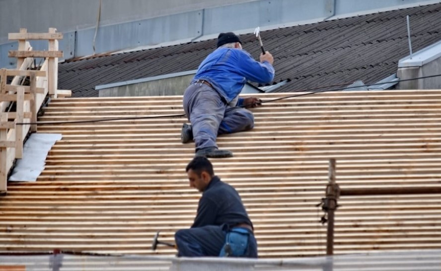NY Roofer Faces Charges-Top of Fold.jpg