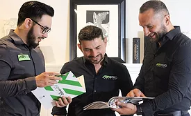 Abad Zárate y miembros del equipo de AzaPro Roofing