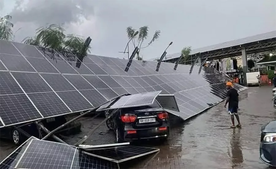 Heavy rains on Tuesday caused part of a shopping mall’s parking structure, which supported solar cells, to collapse. Mall officials reported no injuries, but over 80 cars were damaged.