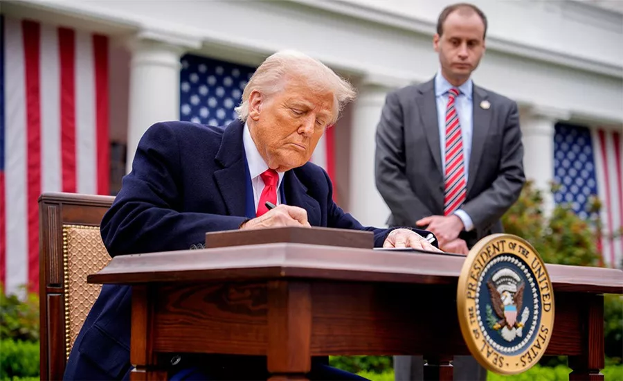 The Dow Jones Industrial Average dropped by 1,600 points, marking the largest single-day decline since 2020. 