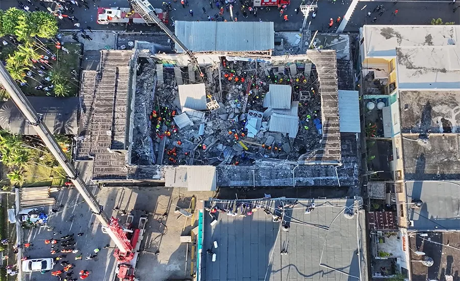 The Jet Set nightclub roof failed in the early morning hours of Tuesday, killing at least 70 patrons, including two former Major League Baseball players.