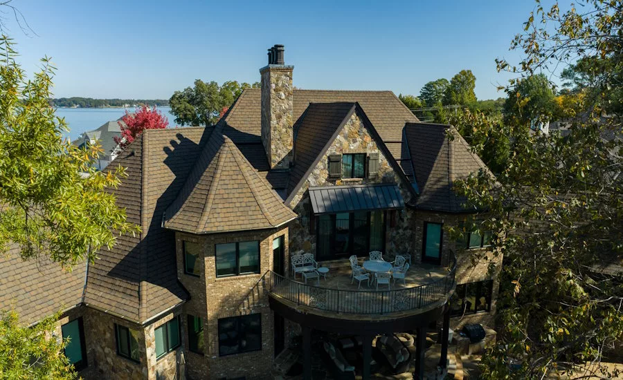 CertainTeed_Grand_Manor_in_brown