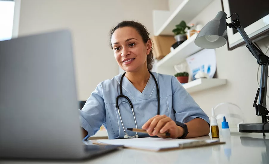 A medida que la escasez de mano de obra persiste en la industria de techado, atraer y retener trabajadores calificados es un enfoque crítico para los contratistas.