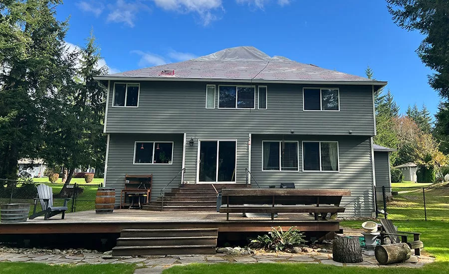 Washington_Labor_Asset_Roofing_House_rope_dangling_from_rooftop