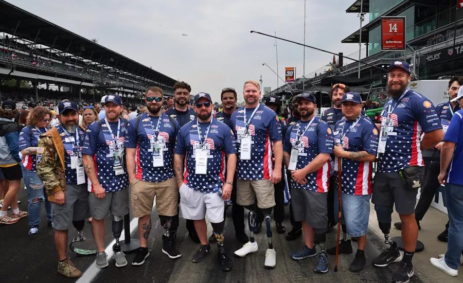 ABC-Supply-employees-with-AJ Foyt-Racing-at-Indy-500