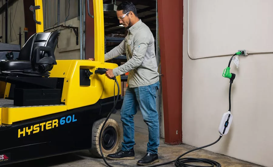 driver-charging-hyster-forklift-with-new-adapter