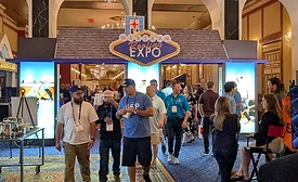 2025-western-roofing-expo-crowd-at-entrance