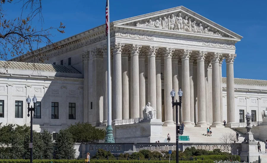 exterior-of-us-supreme-court-building