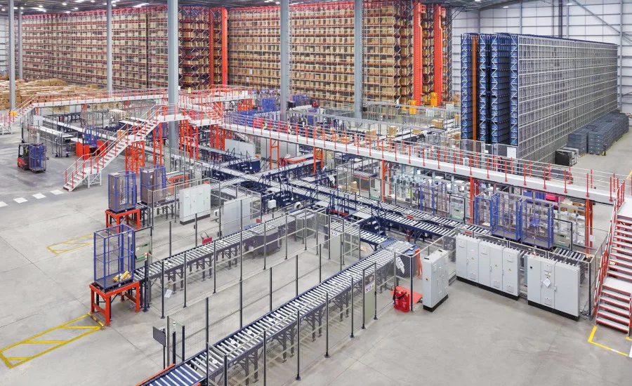 warehouse-with-automated-conveyor-belts