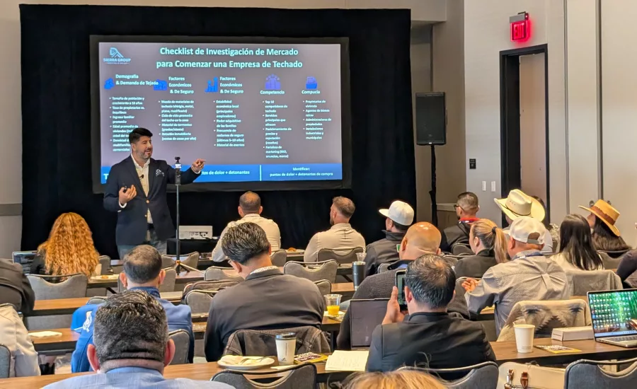 Techos-y-Mas-2025-TOF roofing-professionals-at-techos-y-mas-presentation