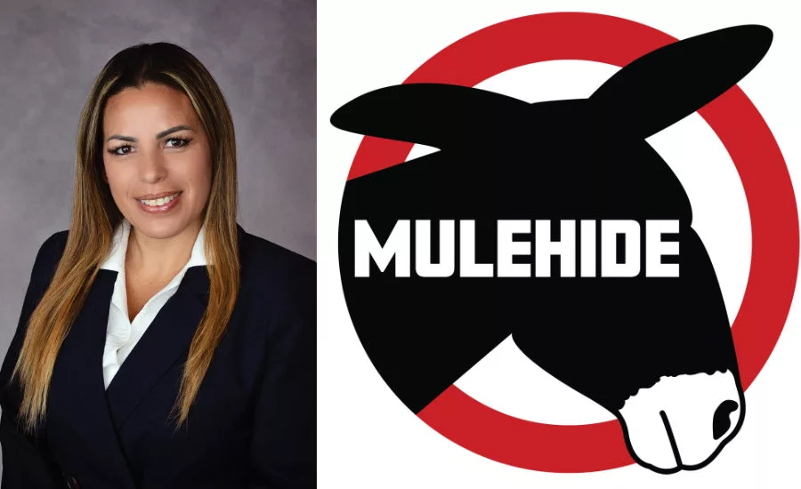 Alejandra Mahecha Bader, gerente técnica de campo de MuleHide, junto al logotipo de la empresa