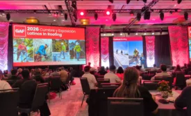 Conferencia inicial del evento GAF´S Latinos in Roofing.