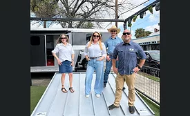 Roadshow team 