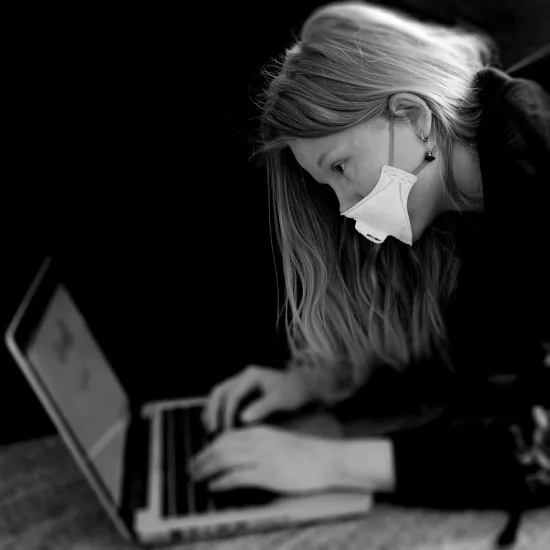 coronavirus-laptop-leave