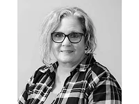 S-5-Lezlie McInturff Headshot