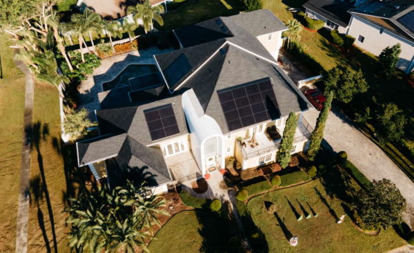 Solar-roof-GAF-Energy-stratus_600