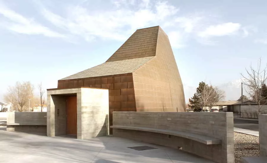 3_SparanoMooneyArchitecture_St. Joseph the Worker Day Chapel Entrance_PhotoJeremyBittermann_550.jpg