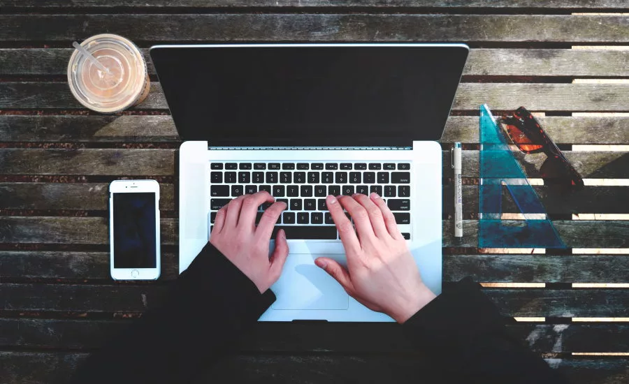 laptop-writing-roofing